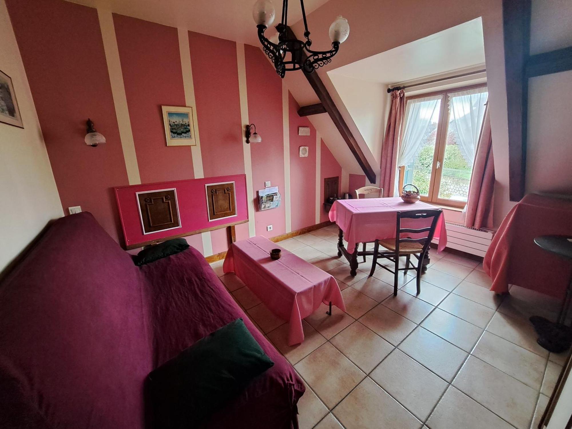 Location A Coucy Le Chateau Eksteriør billede